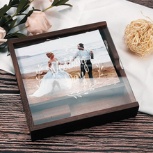 गैलरी व्यूवर में इमेज लोड करें, Personalised 6x4 Wedding USB Photo Print Box With Acrylic Lid 4GB-64GB
