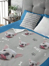 Charger l&#39;image dans la galerie, Personalised Pet Face Photo &amp; Name Blanket Throw
