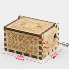 Charger l&#39;image dans la galerie, Personalised Hand Crank Mini Wooden Music Box
