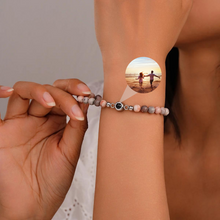 गैलरी व्यूवर में इमेज लोड करें, Tiger Bead Photo Projection Bracelet For Men &amp; Women
