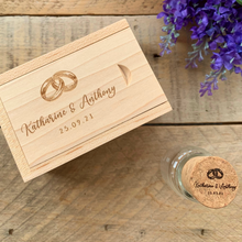Lade das Bild in den Galerie-Viewer, Personalised Cork Glass Bottle With Wooden Wood USB With Box 4GB- 64GB
