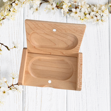 गैलरी व्यूवर में इमेज लोड करें, Personalised Gift Box For Oval USB Stick Walnut Or Maple
