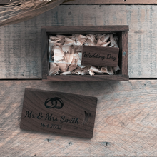 Lade das Bild in den Galerie-Viewer, Personalised Crystal Wooden Wedding USB With Box 4GB-128GB
