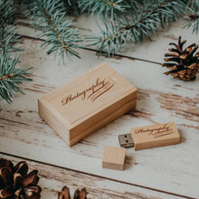 गैलरी व्यूवर में इमेज लोड करें, Personalised Wooden Wedding USB With Gift Box 4GB-128GB
